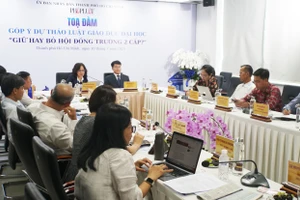 Tọa đàm "Góp ý dự thảo Luật Giáo dục đại học: Giữ hay bỏ hội đồng trường 2 cấp?" do Báo Pháp luật TPHCM tổ chức. Ảnh: Mạnh Tùng