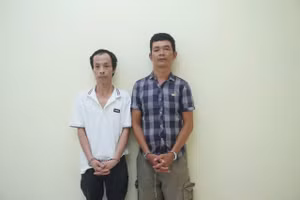 Ngô Sơn Hà và Trần Như Phước (trái qua). (Ảnh: CATPHCM)