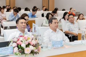 Hội thảo "Đánh giá kết quả quán triệt, tuyên truyền, hướng dẫn học tập và làm theo tư tưởng, đạo đức, phong cách Hồ Chí Minh trong các cơ sở giáo dục" tại Đại học Kinh tế TPHCM, ngày 25/9. Ảnh: UEH
