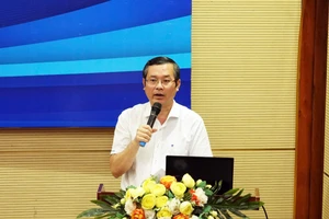 Thứ trưởng Bộ GD&ĐT Nguyễn Văn Phúc chủ trì Hội thảo lấy ý kiến xây dựng Nghị định sửa đổi, bổ sung một số điều của Nghị định số 04/2021/NĐ-CP và Nghị định số 127/2021/NĐ-CP.