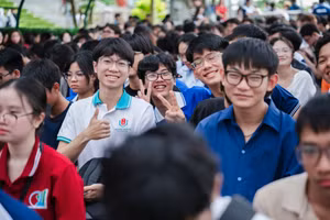 Tân sinh viên khóa 2025 tại lễ khai giảng Trường Đại học Khoa học Tự nhiên (Đại học Quốc gia TPHCM). Ảnh: HCMUS.