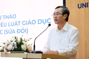 Thứ trưởng Nguyễn Văn Phúc chủ trì tọa đàm. Ảnh: Mạnh Tùng