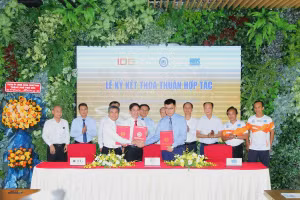 Lãnh đạo UEL, IDG Việt Nam và HIDS ký kết hợp tác tổ chức HFR 2025. (Ảnh: UEL)