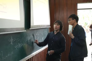 Khóa học công nghệ lượng tử diễn ra trong khuôn khổ hội nghị Khoa học & Công nghệ 2025.