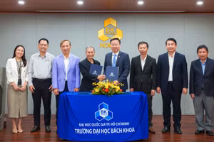 Lễ ký kết biên bản ghi nhớ giữa Trường Đại học Bách khoa và Marvell Việt Nam. Ảnh: HCMUT