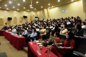 Đại biểu dự hội thảo “Giáo dục STEM trong thực hiện Chương trình giáo dục mầm non - Thực trạng và giải pháp”. Ảnh: Mạnh Tùng