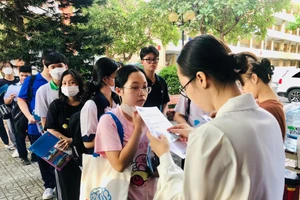 Thí sinh dự thi đánh giá năng lực do Đại học Quốc gia TPHCM tổ chức năm 2024. (Ảnh: Mạnh Tùng)