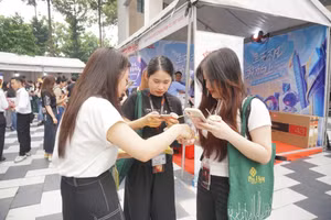 Sinh viên tham gia ngày hội việc làm (TDTU Job Fair) lần 2 năm 2024, ngày 6/12. Ảnh: TDTU