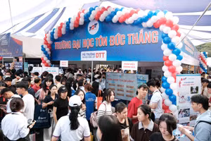 Ngày hội tư vấn tuyển sinh - hướng nghiệp 2026 diễn ra tại TPHCM sáng 8/3. 