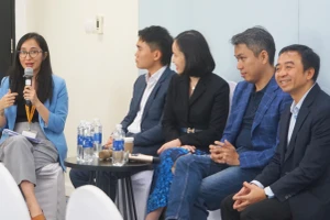 Phiên thảo luận với chủ đề "Tương lai nghề nghiệp: Cơ hội trên bình diện toàn cầu". Ảnh: Mạnh Tùng