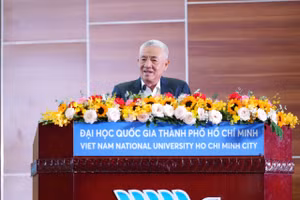 Ông Nguyễn Thanh Mỹ, Chủ tịch HĐQT Tập đoàn Mỹ Lan là diễn giả lễ khai khóa năm 2025 của Đại học Quốc gia TPHCM. Ảnh: VNUHCM