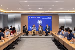 Toàn cảnh tọa đàm diễn ra tại Đại học Kinh tế TPHCM. Ảnh: UEH