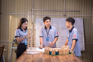 Sinh viên Khoa Xây dựng, Trường Đại học Văn Lang. Ảnh: NTCC.