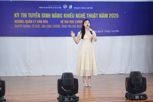 Thí sinh dự thi tuyển sinh năng khiếu nghệ thuật do Trường Đại học Văn hóa TPHCM tổ chức. 