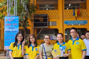 Trường Đại học Tài chính – Marketing tham dự ngày hội tư vấn tuyển sinh đại học 2024. (Ảnh: UFM)