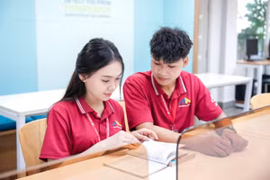 Sinh viên Trường Đại học Mở TPHCM. Ảnh: NTCC