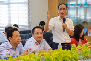 Tọa đàm "Nâng cao hiệu quả công tác kết nối cựu người học". Ảnh: ULAW