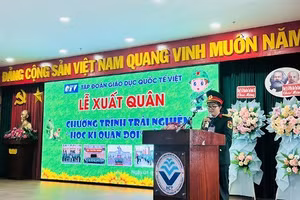 TS Nguyễn Thị Huệ - Trưởng Ban tổ chức Chương trình Học kỳ hè Quân đội năm 2025 phát biểu khai mạc tại buổi Lễ xuất quân đợt 3. 