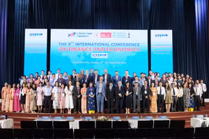 Các học giả, nhà khoa học và đại biểu dự Hội thảo quốc tế lần thứ 9 về Tài chính và Kinh tế (ICFE 2025).
