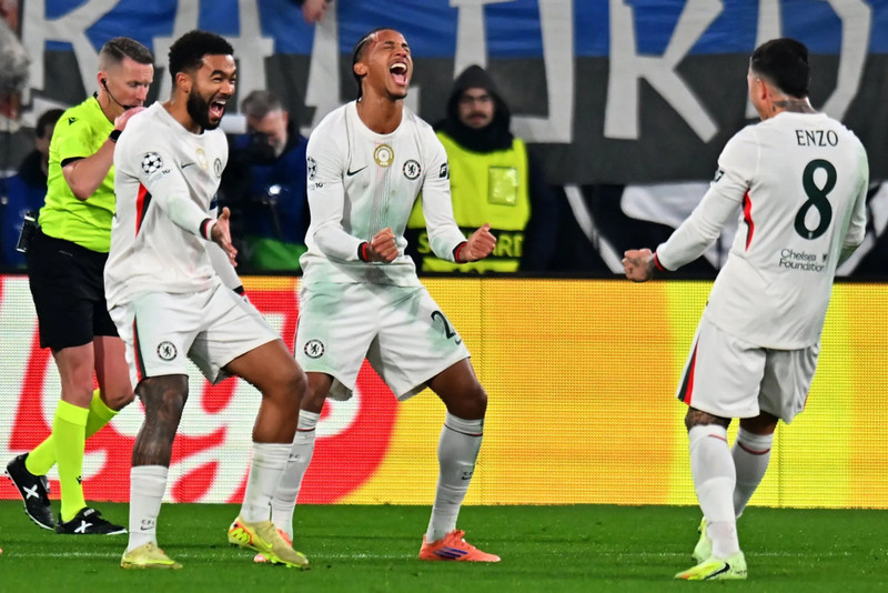 Đại diện Ngoại hạng Anh mở tỷ số nhờ bàn thắng của Joao Pedro ở phút 25. chelsea-4.jpg