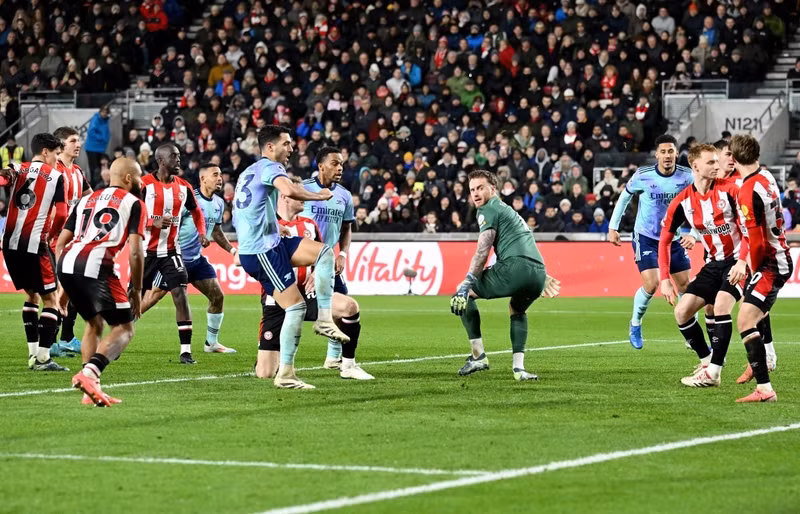 Hiệp 2 bùng nổ với đội khách khi Mikel Merino nâng tỷ số lên 2-1 cho Arsenal ngay phút 50. arsenal-04.jpg