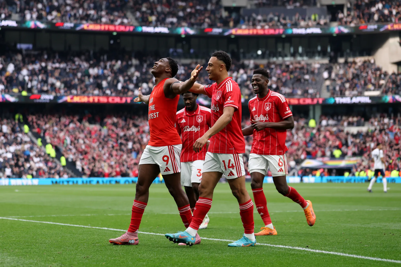 Ngược lại, chiến thắng giúp Nottingham Forest vươn lên vị trí thứ 16 với 2 điểm nhiều hơn Tottenham. 3-9147.png