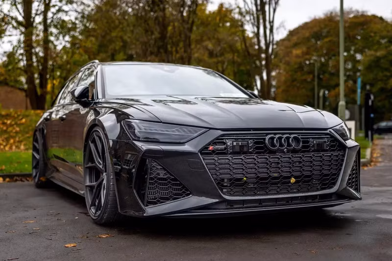 Bộ sưu tập siêu xe khủng của tiền đạo sinh năm 2000 còn có chiếc Audi RS 6 Avant trị giá 120.000 bảng Anh. 8.jpg