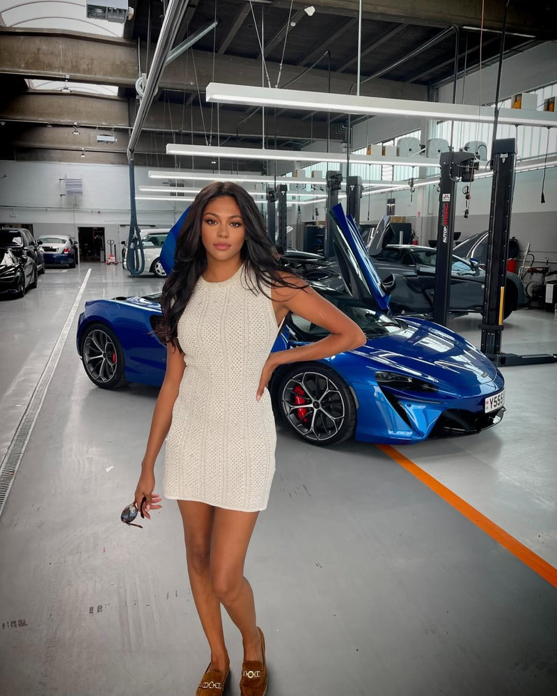 mclaren-artura-spider-mclaren-artura-mclarenarturaspider-spider-womeninmotorsp.jpg