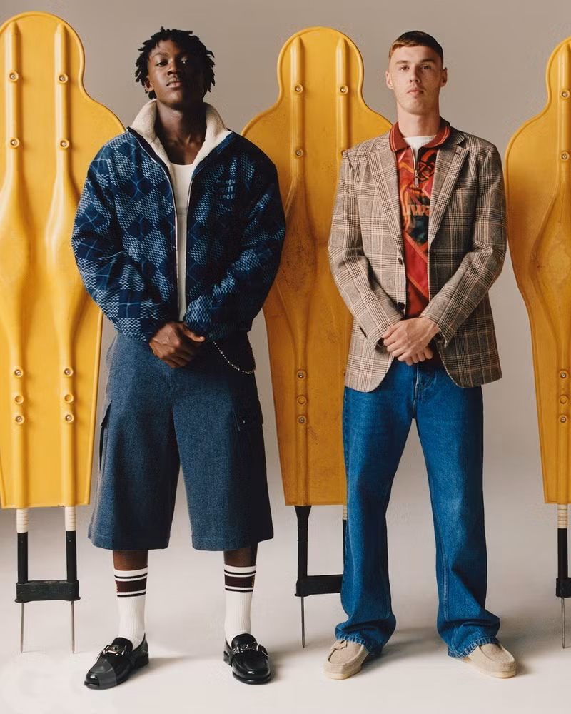 “Cực chất! Palmer và Mainoo mặc trang phục chất quá. Trông họ khác xa so với khi quần đùi áo số trên sân bóng” – một cổ động viên khen ngợi bộ đôi người Anh. 3.jpg