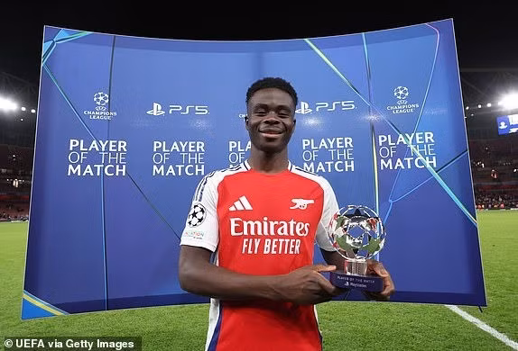 Ngôi sao của Arsenal cũng được vinh danh “Cầu thủ hay nhất trận”. 5.jpg