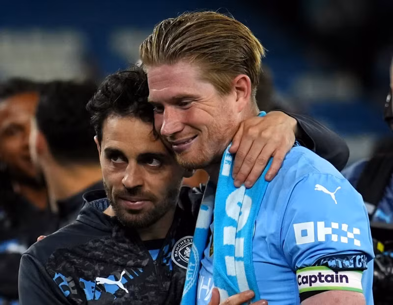 Man City thông báo nhạc trưởng người Bỉ trở thành huyền thoại mới và sẽ được vinh danh bằng bức tượng đặt tại Etihad. man-city-2-4214.jpg