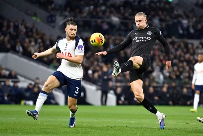 Nếu như Erling Haaland và các đồng đội tận dụng tốt cơ hội, họ đã có thể ghi được nhiều hơn hai bàn thắng sau 45 phút đầu tiên. 5.jpg