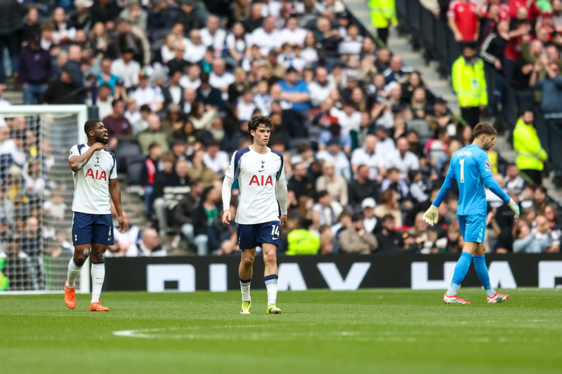 Tottenham thua bạc nhược đội khách Nottingham Forest ở ‘trận cầu 6 điểm’ tối 22/3. 1-4766.png