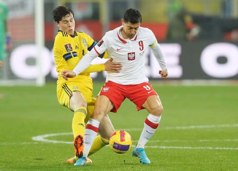 Robert Lewandowski xếp vị trí thứ 8 với 84 bàn thắng quốc tế sau 156 lần ra sân cho tuyển Ba Lan. 9-2340.jpg