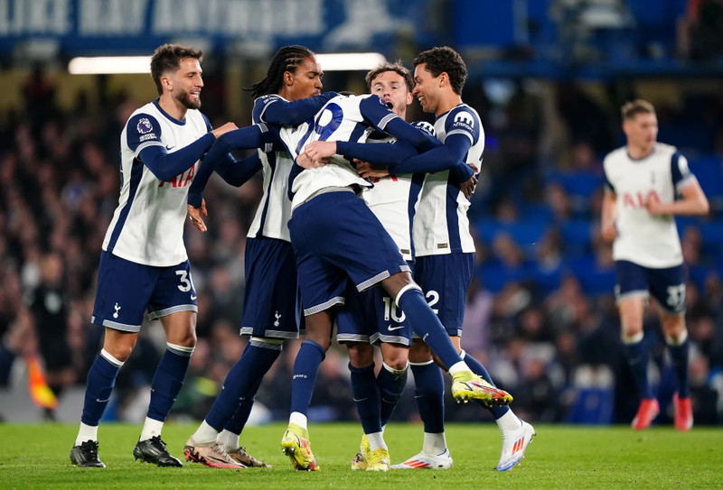 mobbed-team-mates-scoring-goal-9.jpg