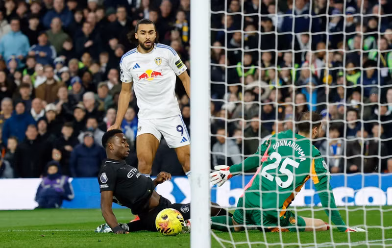 Hiệp hai không có thêm bàn thắng nào được ghi, chung cuộc đội khách Man City thắng 1-0. Đây là trận thắng thứ 6 liên tiếp của nửa xanh thành Manchester. man-city-6.jpg