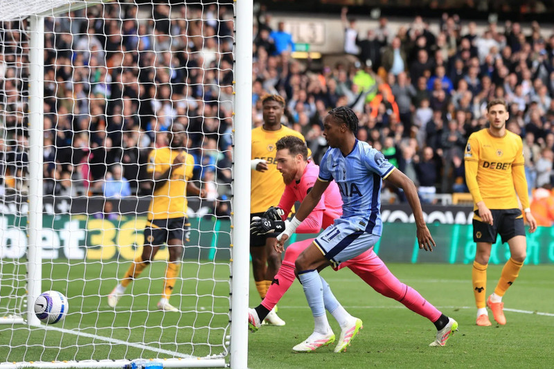 tottenham-04.jpg