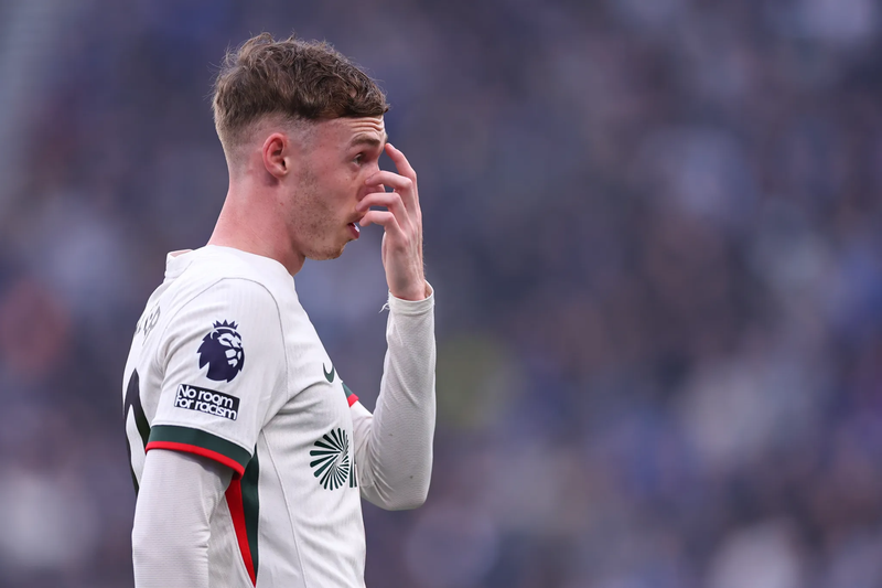 Trong khi đó, ngôi sao Cole Palmer giờ đây cũng chỉ còn là cái bóng mờ nhạt của chính mình so với thời điểm mới gia nhập Chelsea. Hơn hết, lúc này anh còn tỏ ra chán nản, bất mãn với tình hình của đội bóng. 5.png