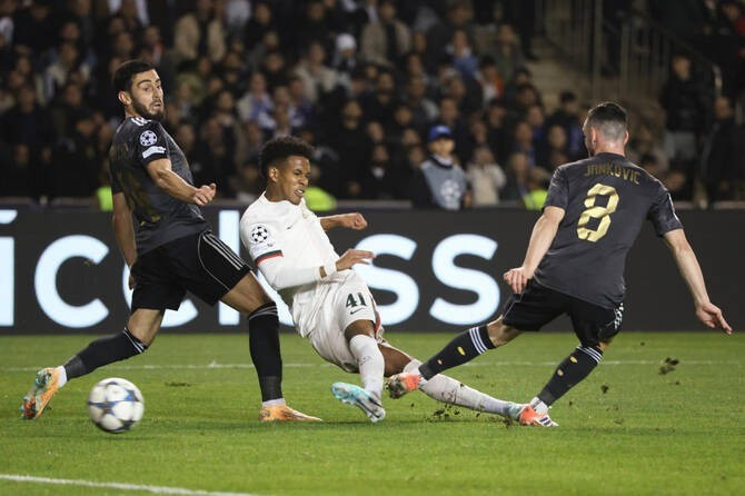 Họ nhọc nhằn rời Baku với 1 điểm, dù Estevao Willian mở tỷ số ở ngay phút thứ 16. chelsea-2.jpg