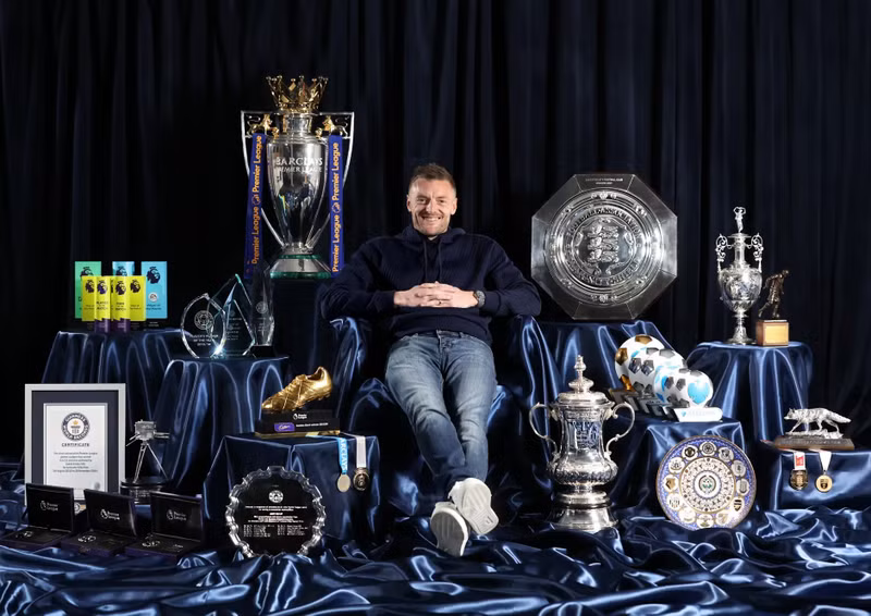 Anh rời sân King Power với bộ sưu tập danh hiệu đáng nể của Jamie Vardy. jamie-vardy-11.jpg
