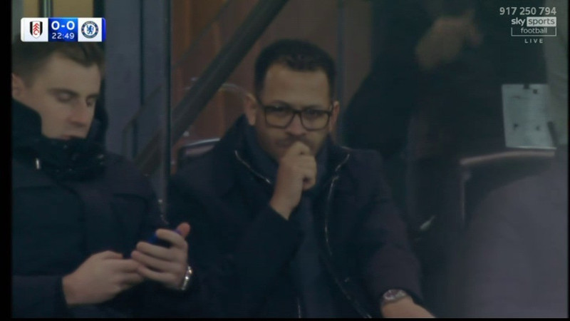 Chứng kiến tình huống trên, tân HLV Chelsea Liam Rosenior tỏ rõ sự không hài lòng. Trận này, Chelsea được dẫn dắt bởi tạm quyền Calum McFarlane nhưng từ trận tới ‘ghế nóng’ sẽ do HLV Liam Rosenior đảm nhiệm. chelsea-4.jpg