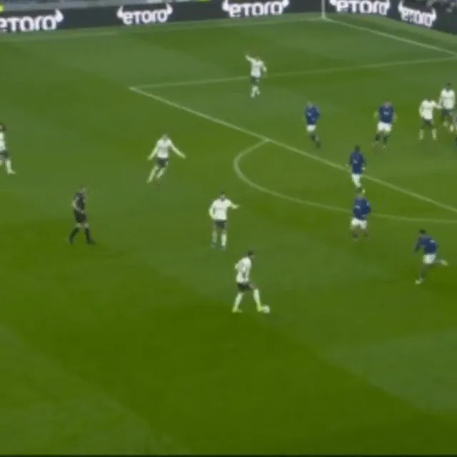 Pha bóng kết thúc trong sự phung phí cơ hội khiến Palmer giơ hai tay lên trời, tỏ vẻ vô cùng thất vọng với Neto. 7.png