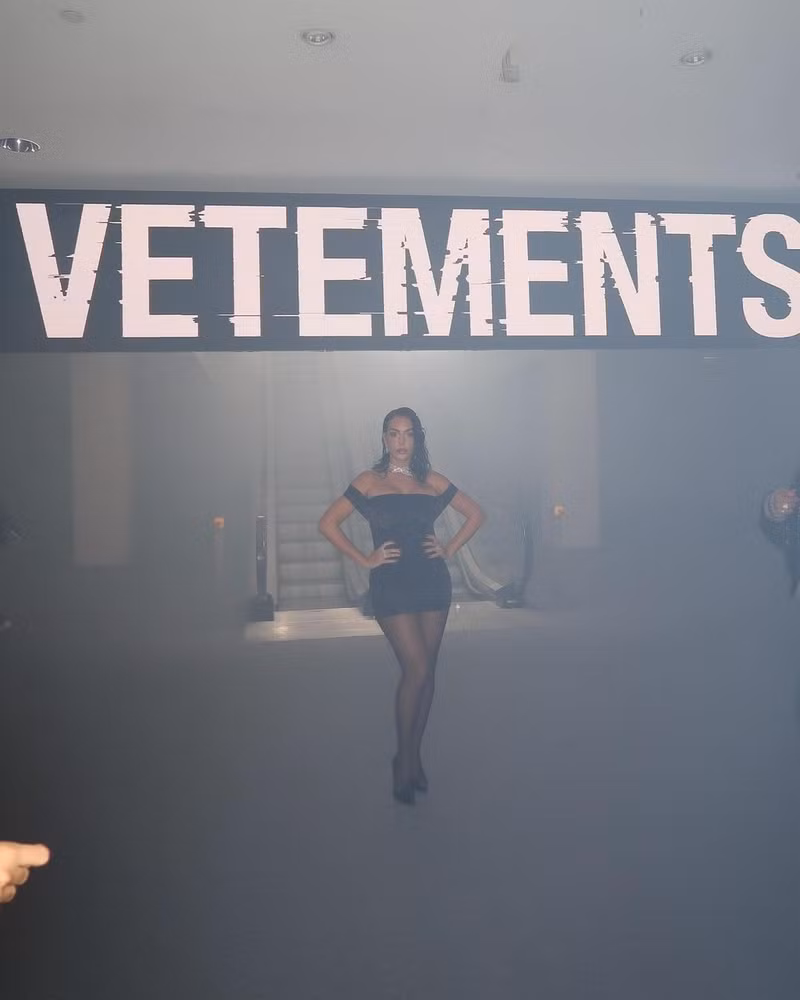 Bài đăng của Georgina thu hút hơn nửa triệu lượt thích trên Instagram. 8.jpg