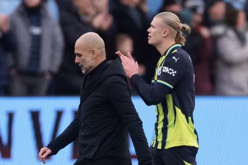 Man City của Pep Guardiola chưa bao giờ trải qua quãng thời gian tồi tệ như hiện tại. Họ thua 9, hòa 2 và chỉ thắng 1 trong chuỗi 12 trận gần nhất. man-01.jpg