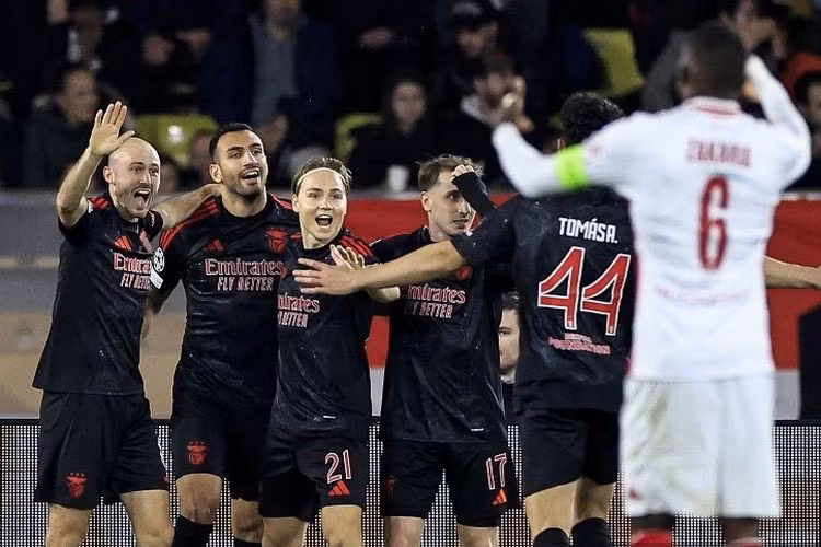 Các trận đấu diễn ra hôm 13/2 còn chứng kiến Benfica đánh bại chủ nhà Monaco 0-1, còn chủ nhà Club Brugge hạ Atalanta 2-1. benffica.jpg