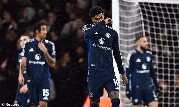 Các cầu thủ Man Utd bế tắc trong khâu ghi bàn 7.jpg