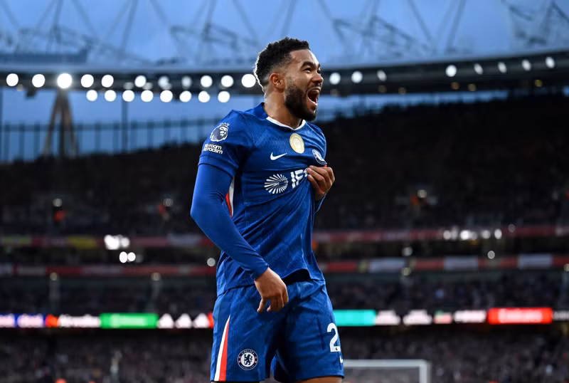 Dù không ghi bàn nhưng Reece James vẫn ăn mừng cuồng nhiệt trên sân Emirates. arsenal-chelsea-6.jpg
