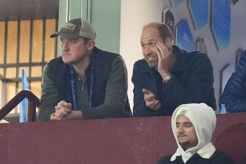 Hoàng tử William cổ vũ Aston Villa và đang tận hưởng từng khoảnh khắc của trận đấu. 5-5883.jpg