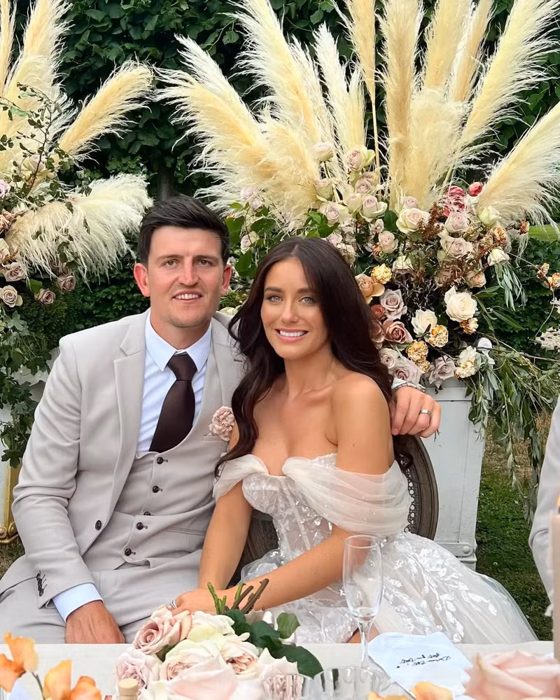 Fern Hawkins: Vợ của trung vệ Harry Maguire (Man Utd). Cô nàng là chuyên gia vật lý trị liệu. 3-7703.png