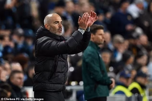 Chung cuộc, thầy trò Enzo Maresca giành chiến thắng 4-1, qua đó đặt 1 chân vào chơi trận chung kết Conference League. chelsea-7.jpg